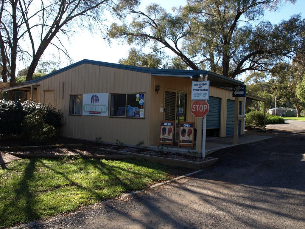 Cowra Holiday Park 외부 사진