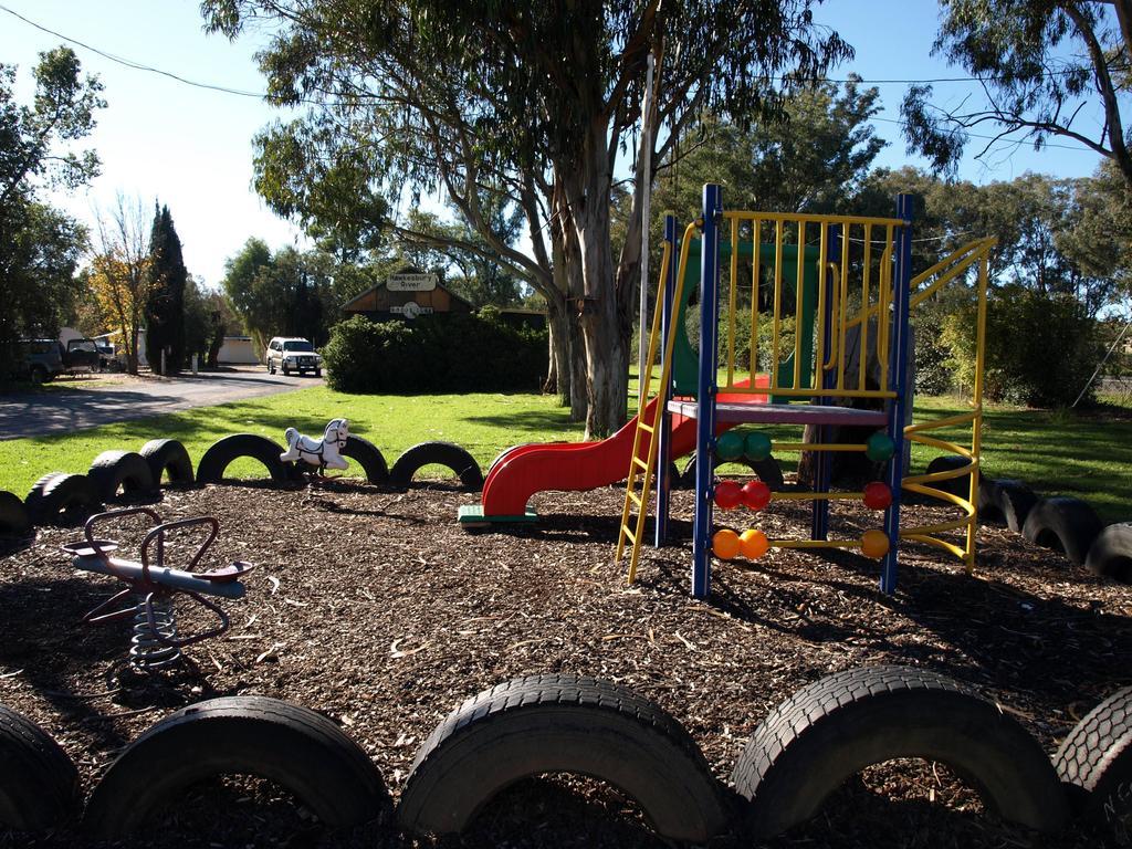 Cowra Holiday Park 외부 사진